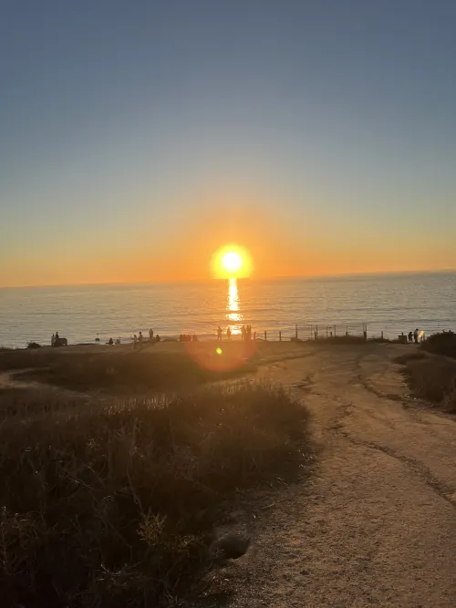Sunset Cliffs pour le coucher de soleil sur le Pacifique